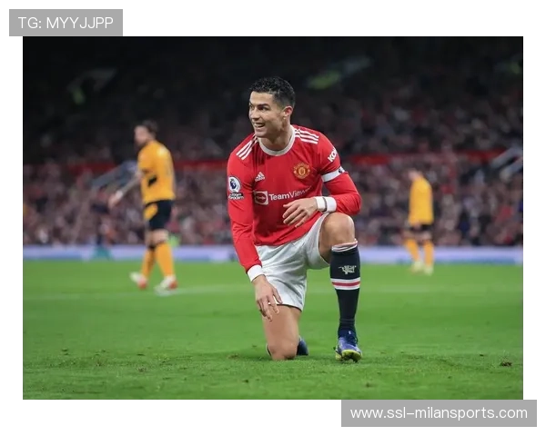 大连队最后一分钟丢球，全场陷入死寂